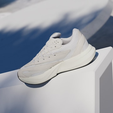 ADIDAS SPORTSWEAR Nizke superge 'Lightblaze' | bela barva