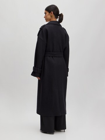 Manteau mi-saison 'Eilika' EDITED en noir