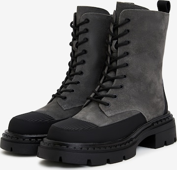 CESARE GASPARI Lace-Up Ankle Boots in Grey