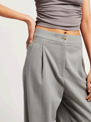 Wide Leg Pantalon à pince 'Susanne' Lezu en gris