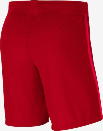 NIKE Regular Shorts in Rot