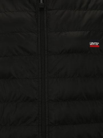 Levi's® Big & Tall Kurtka przejściowa 'Presidio Packable Hooded Jacket' w kolorze czarny