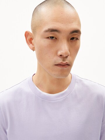 Coupe regular T-Shirt ARMEDANGELS en violet
