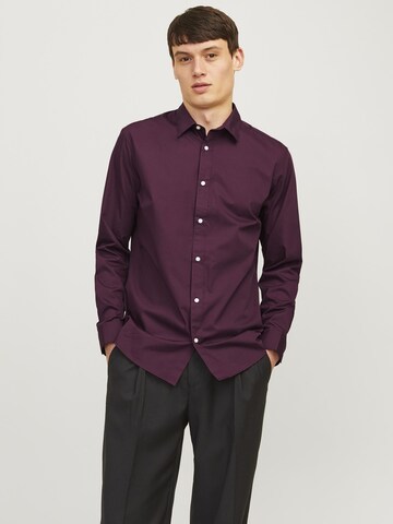 Coupe slim Chemise 'JJJOE' JACK & JONES en rouge : devant