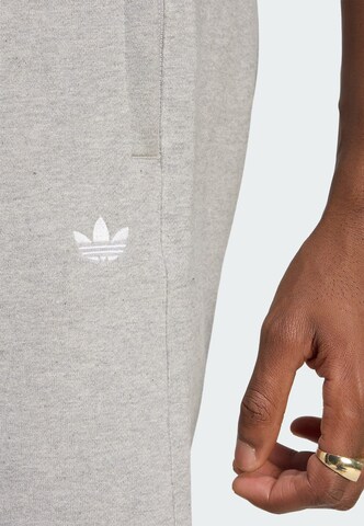 Regular Pantalon 'Trefoil Essentials' ADIDAS ORIGINALS en gris