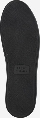 TOMMY HILFIGER Tenisky – černá