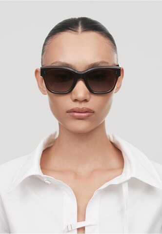 CHIMI Sunglasses in Brown: front