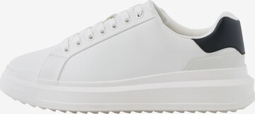 Bershka Sneaker in Weiß