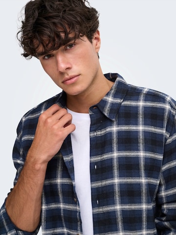 Coupe regular Chemise 'ONSGUDME' Only & Sons en bleu