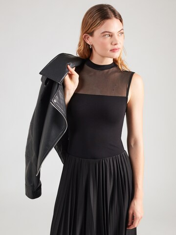 ABOUT YOU Rövid body 'Judith' - fekete: elől