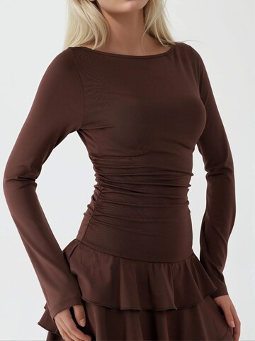 Hiccup Jurk in Bruin