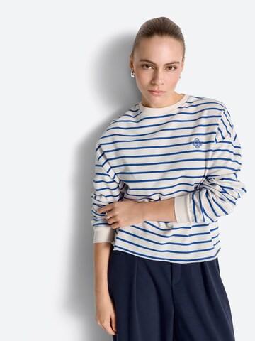 Rich & Royal Sweatshirt in Blue: front