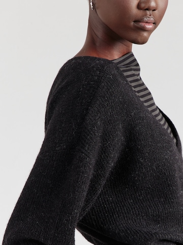 Geacă tricotată 'FUZZY WRAP' de la SCOTCH & SODA pe gri