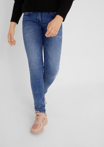 s.Oliver Slimfit Jeans in Blauw: voorkant