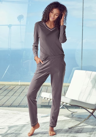 VIVANCE Pajama in Grey: front