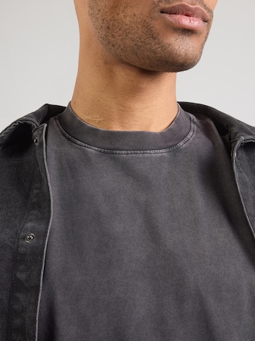 Abercrombie & Fitch Тениска в черно