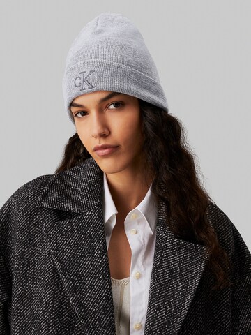 Bonnet Calvin Klein Jeans en gris : devant