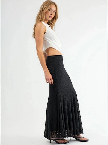 Qu Style Skirt in Black