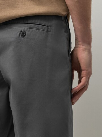 Next Slimfit Shorts in Grau