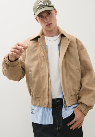 Giacca di mezza stagione di Bershka in marrone: frontale
