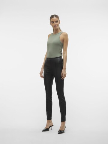 VERO MODA Skinny Jeans 'RONDA' in Zwart