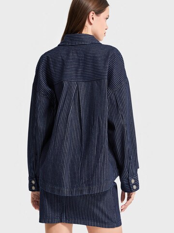 IT'S BASIC Oversized shirt 'Oversized Pinstriped Denim Shirt' in Blauw