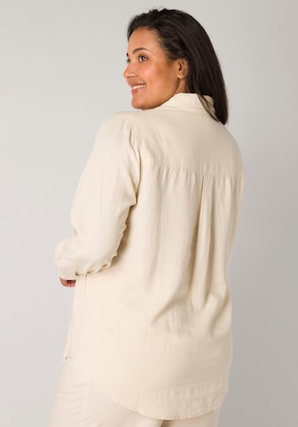 BASE LEVEL CURVY Blouse in Beige