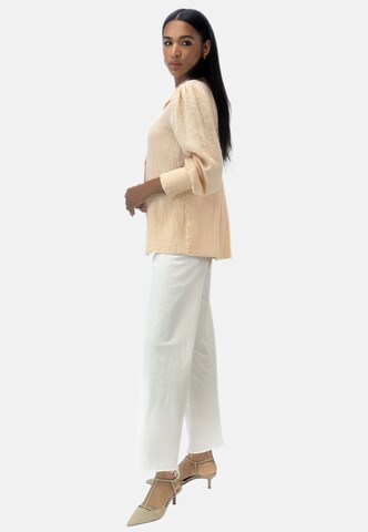 Elara - Blusa ' Damen Oberteil ' en beige: lado