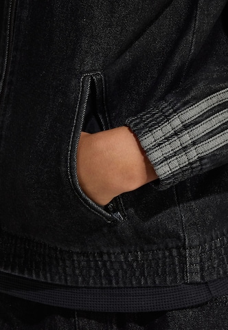 ADIDAS ORIGINALS - Chaqueta de entretiempo 'Firebird' en negro