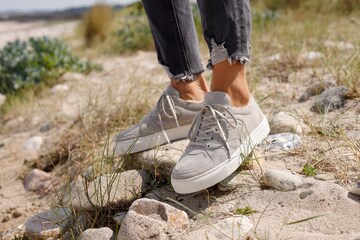 Sneaker bassa di Elbsand in grigio