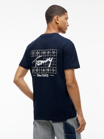 Tommy Jeans Тениска в синьо: отпред