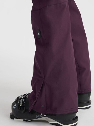 Slimfit Pantaloni per outdoor di O'NEILL in rosso