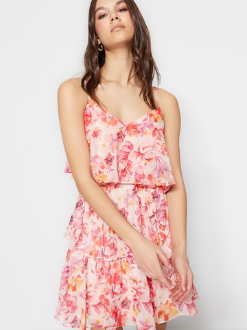 Trendyol Zomerjurk in Roze