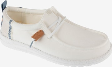 Chaussure basse HEY DUDE en blanc : devant