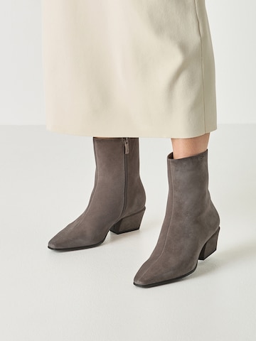 Tamaris Enkellaarsjes in Beige
