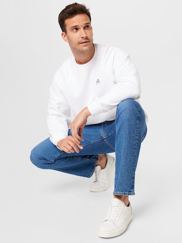 LEVI'S ® Sweatshirt 'Relaxed Raglan Crewneck' in Weiß