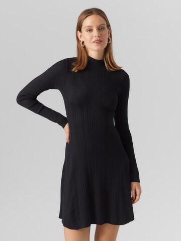 Robes en maille 'SALLY' VERO MODA en noir : devant