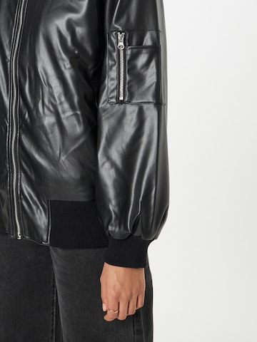 VERO MODA Between-Season Jacket 'BELLA' in Black