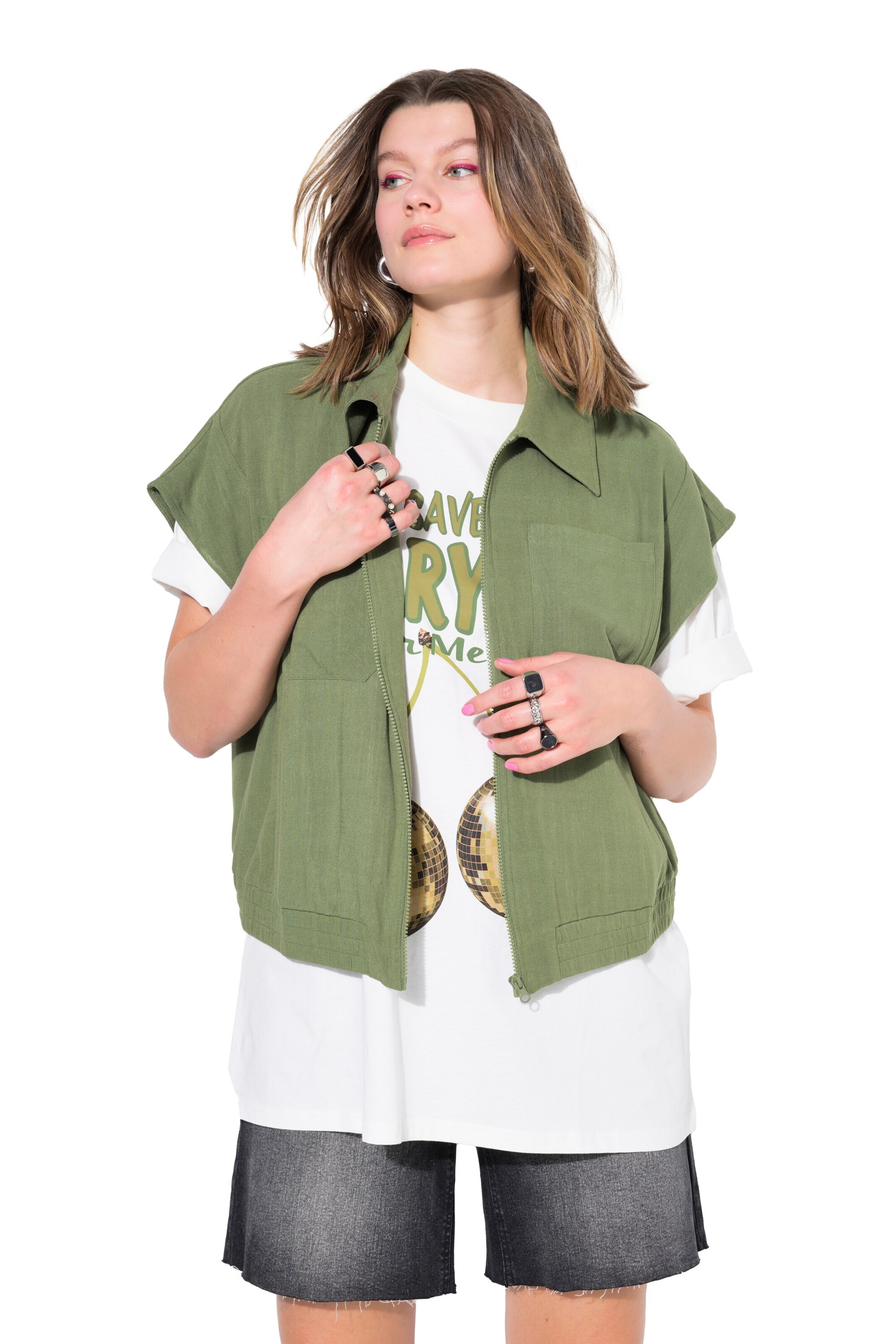 Studio Untold Vest in Green: front