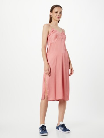 Superdry Платье в Ярко-розовый: спереди