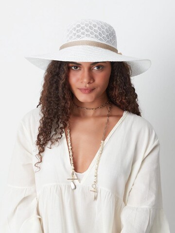 C&City Hat in White: front