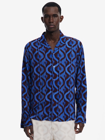 Coupe regular Chemise Desigual en bleu : devant