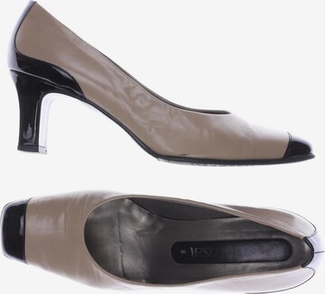 PETER KAISER High Heels & Pumps in 39 in Beige: front