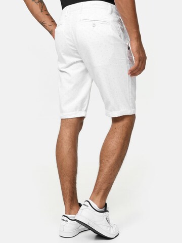 Tazzio Regular Chinohose 'A202' in Weiß