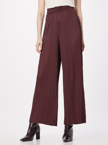 ABOUT YOU Wide leg Broek 'Noelle' in Bruin: voorkant