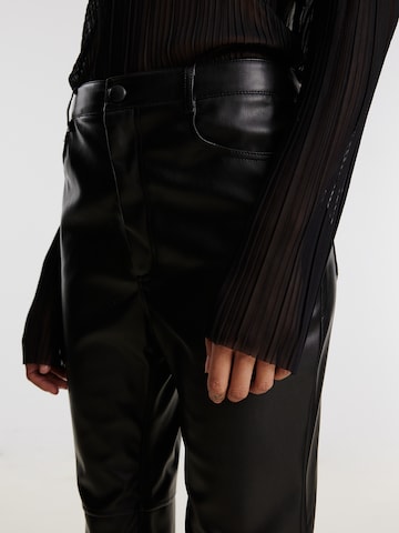 Bootcut Pantalon 'Sia' EDITED en noir