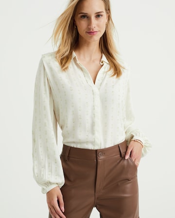 WE Fashion Blouse in White: front