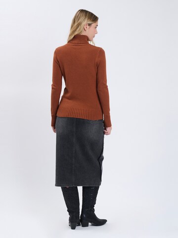 Influencer Sweater in Red