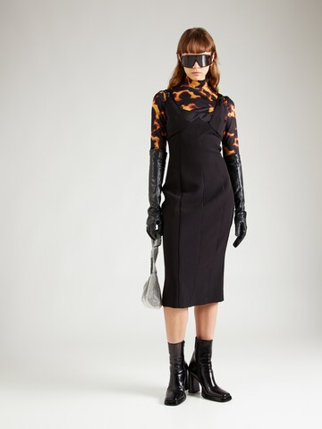 Rochie de la Versace Jeans Couture pe negru