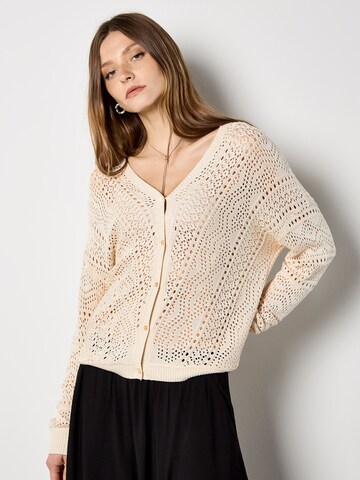 Cardigan bavarois ' ' Apricot en gris : devant